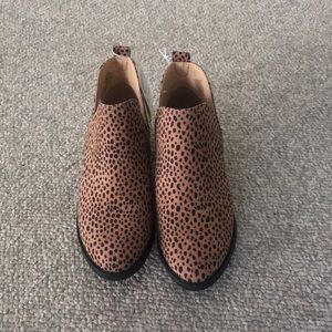 Universal Threads Nora Leopord Boot!